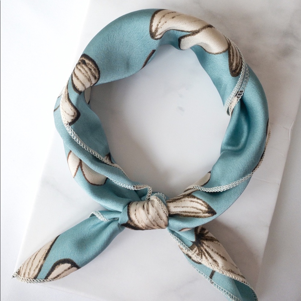 Blue Floral Versatile Expression Scarf